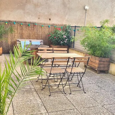 Appartement Quiet City-center Terrace